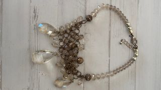 Collar de fantasía con colgantes