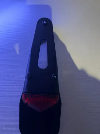 Portamatriculas corto moto LED rojo NUEVO