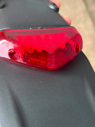 Portamatriculas corto moto LED rojo NUEVO