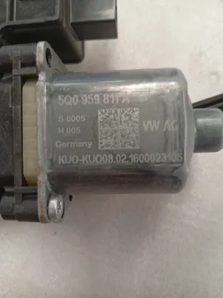 Elevalunas Trasero Derecho Seat León 2018