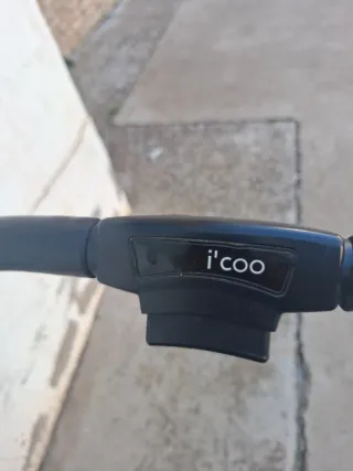 Carrito de bebé negro