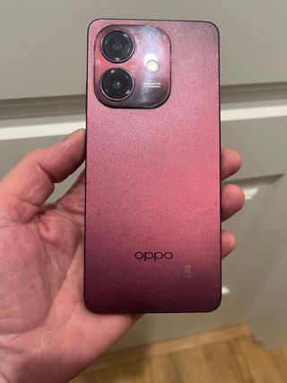 Oppo A60 violeta