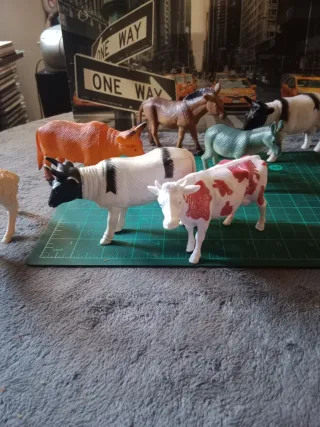 Libro Enciclopedia Animales Granja + 9 Figuras