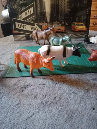 Libro Enciclopedia Animales Granja + 9 Figuras