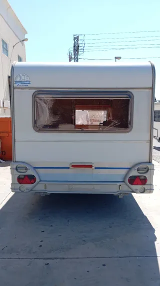 Caravana menos de 750 kg. Marca ACE . Modelo 430DD