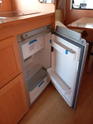 Caravana menos de 750 kg. Marca ACE . Modelo 430DD