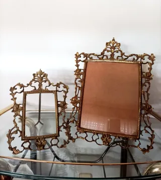 Dos marcos dorados metal