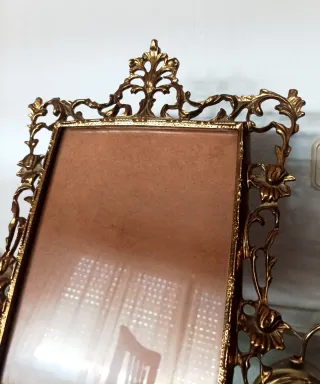 Dos marcos dorados metal