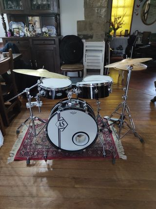 Pearl Rhythm Traveler + Paiste y Remo.