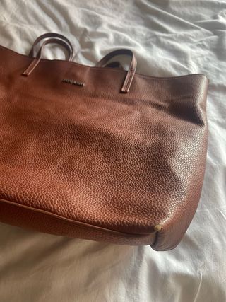 Bolso Pepe Jeans tachas piel marrón con bolsito