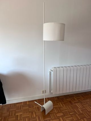 Lámpara de pie modificada
