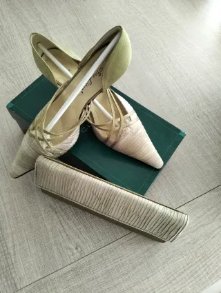 Zapatos y cartera Ana López verde