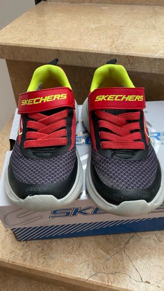 Zapatillas Skechers niño Talla 28