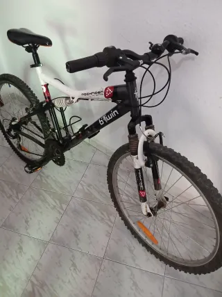 Se vende bicicleta btwin