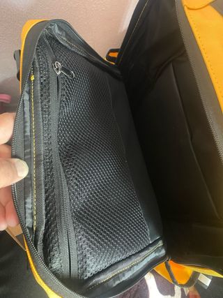 Mochila The North Face Amarilla y Negra