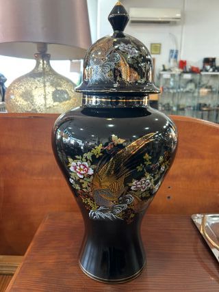 Jarrón Tibor Japonés – Porcelana Negra y oro