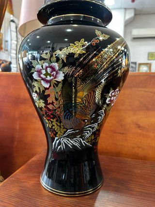 Jarrón Tibor Japonés – Porcelana Negra y oro