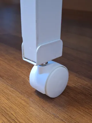 Cuna SUNDVIK IKEA blanca 60x120cm con ruedas