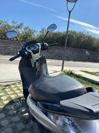 Piaggio Beverly 125 Gris Plata. ITV 2027