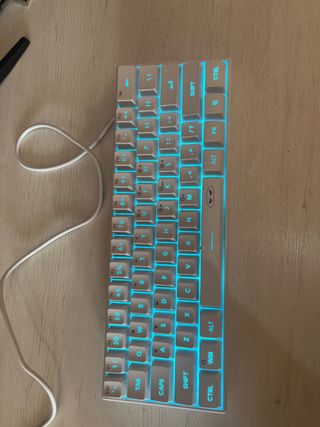 Teclado Gaming 60% Blanco y Azul