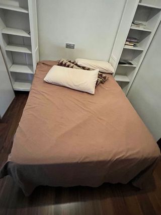 Estanterías blancas de madera