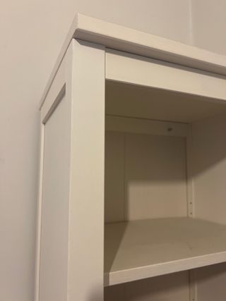 Estanterías blancas de madera