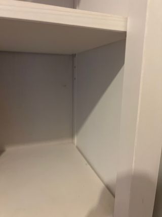 Estanterías blancas de madera