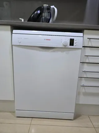 Lavavajillas Bosch Serie 2 SMS25AW05E