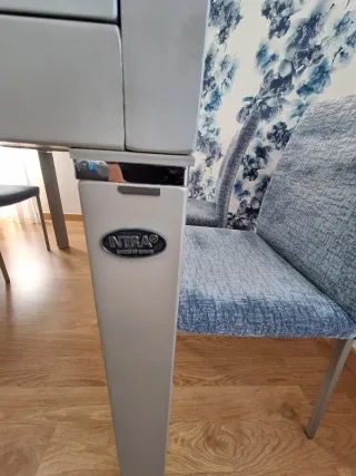 Mesa de comedor extensible y 6 sillas