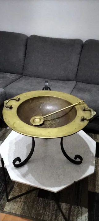 Brasero antiguo latón con soporte forja + badilla