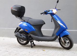 Piaggio Scooter Azul Matricula C -0445BSD