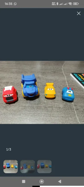 Lote de juguetes: policía y bomberos y dinosaurios