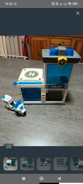 Lote de juguetes: policía y bomberos y dinosaurios