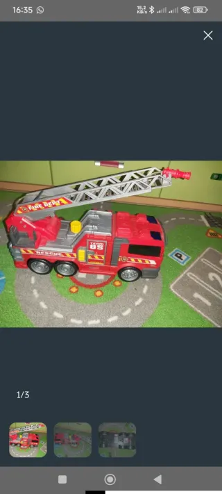 Lote de juguetes: policía y bomberos y dinosaurios