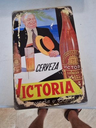 Cartel Cerveza Victoria Malagueña y Exquisita