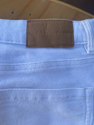 Pantalón blanco pana