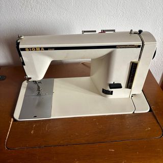 Máquina de coser SIGMA 2000 con mueble+accesorios