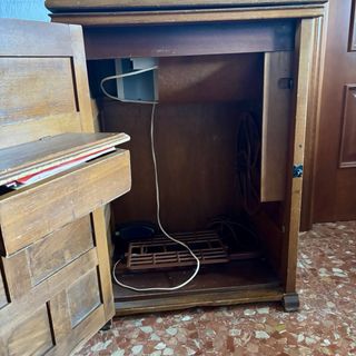 Máquina de coser SIGMA 2000 con mueble+accesorios