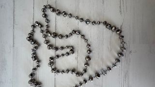 Collar de plata con cuentas facetadas