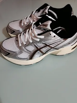 Zapatillas Asics Gel-1130 Plata y Blanco