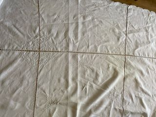 Mantel antiguo bordado floral