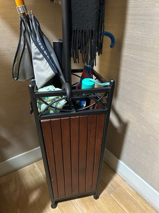 Perchero y paragüero