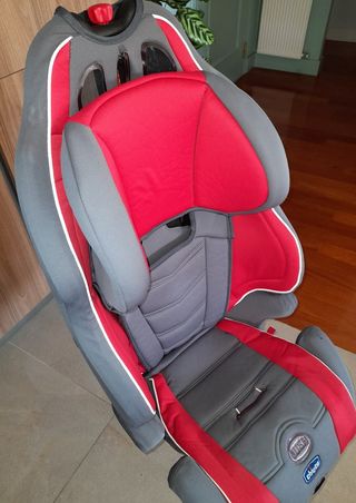Silla coche Chicco gris y roja