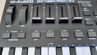 M-Audio Oxygen Pro Mini controlador MIDI
