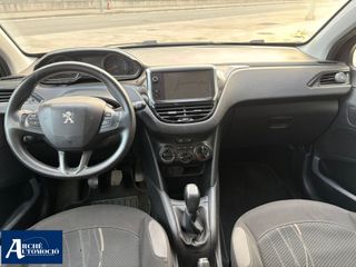 Peugeot 208 2012