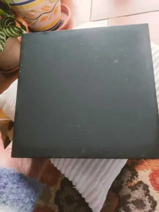 Caja Loewe, para cosas especiales,con Logo Dorado