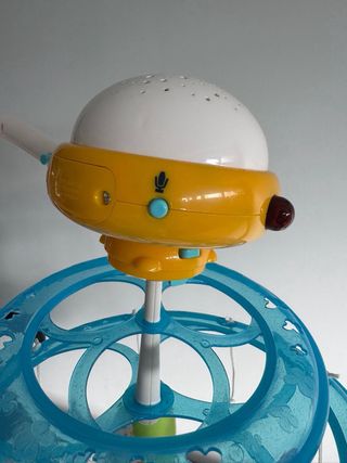 Movil de cuna VTech con proyector de estrellas