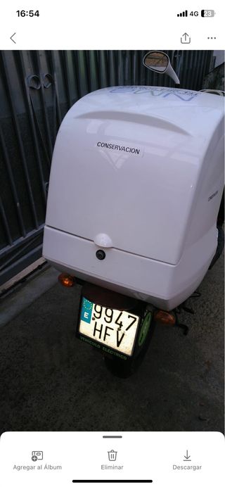 Moto Eléctrica Scooter Blanca