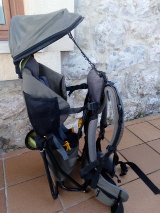 Mochila portabebés Deuter montaña