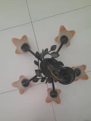 Lámpara de techo floral de cristal y metal